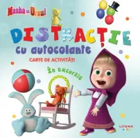Masha si Ursul. Distractie cu autocolante. In excursie. Carte de activitati – Carte pentru copii